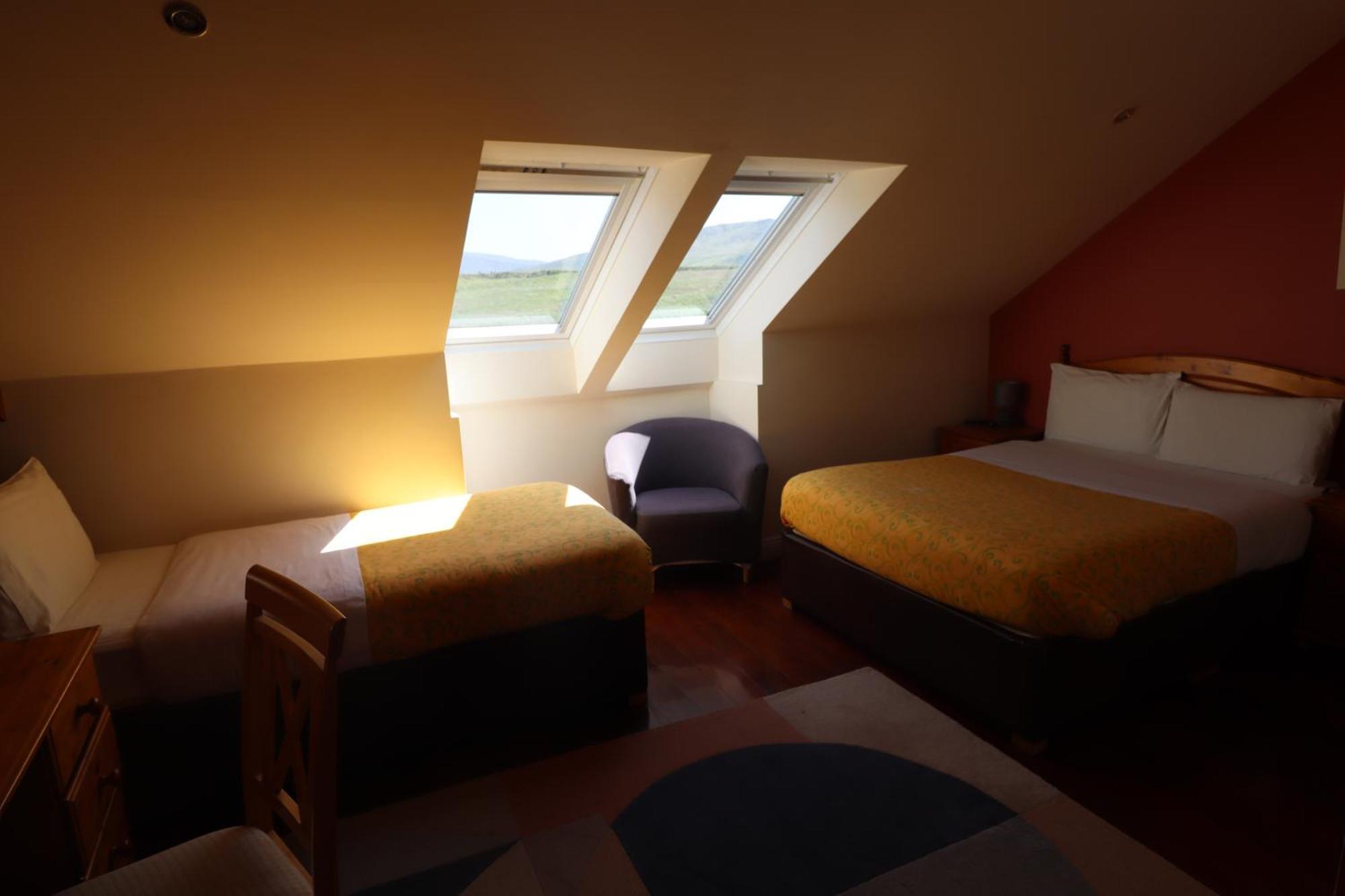 The Old Pier Guest Accommodation, Bed Only, No Breakfast Ballydavid Экстерьер фото