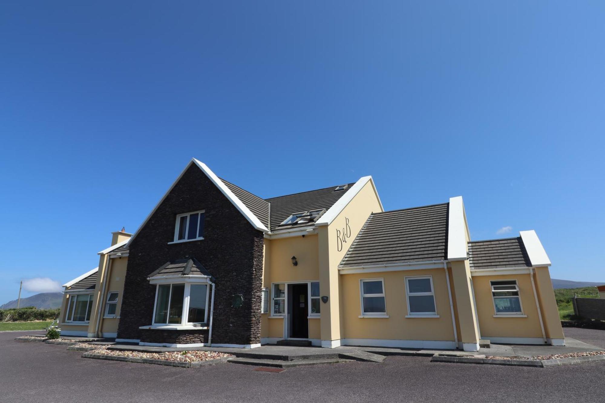 The Old Pier Guest Accommodation, Bed Only, No Breakfast Ballydavid Экстерьер фото