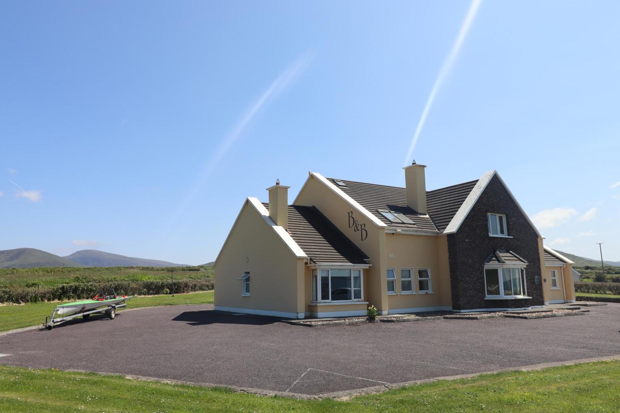 The Old Pier Guest Accommodation, Bed Only, No Breakfast Ballydavid Экстерьер фото